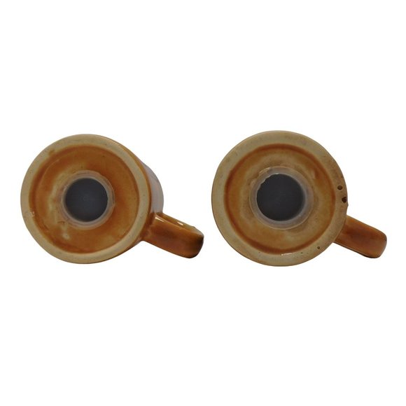 Grandma's Salt & Pepper Shakers Set Easy Pourin, Approx 2.5"x 4" - Picture 7 of 8